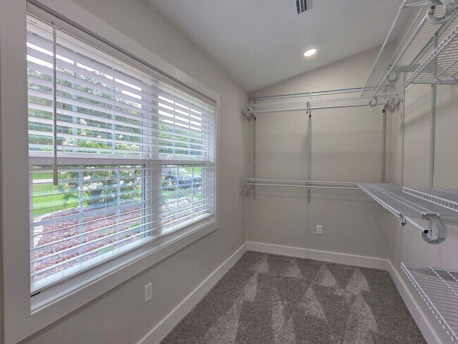 Building Photo - FOR RENT pool home, 3 bed 2 bath in The Quarries