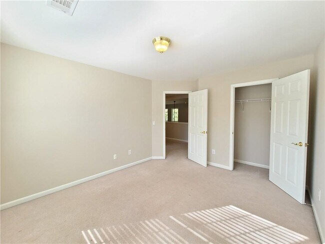 Building Photo - 7662 Forest Glen Way