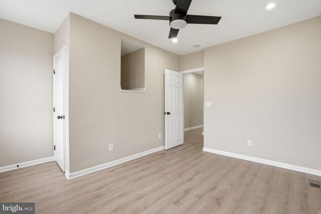 Building Photo - 2710 Mura St
