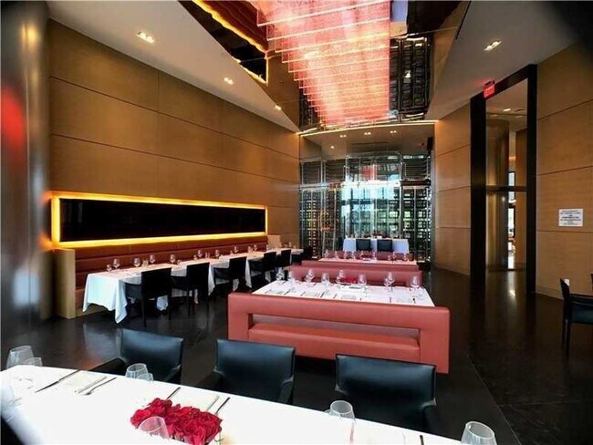 Building Photo - 18555 Collins Ave