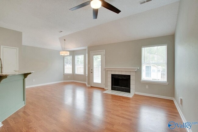 Building Photo - 118 River Oaks Dr
