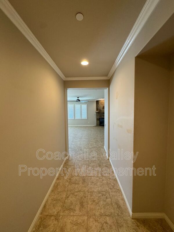 Building Photo - 74049 Kingston Ct W