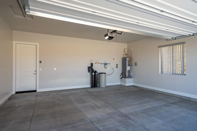 Building Photo - 15690 E Orch Vw Rd