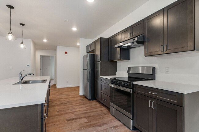 Building Photo - Your New Home Awaits: Enjoy 2 Weeks Free Rent on Select Units!