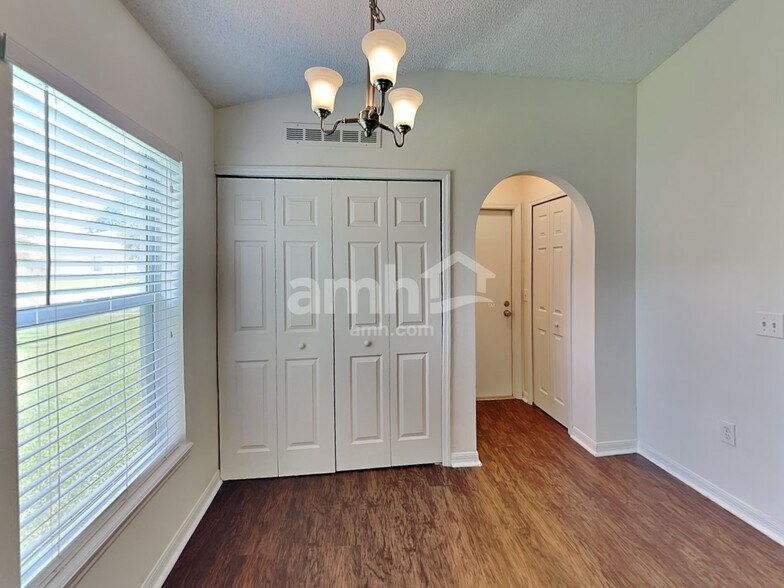 Building Photo - 2201 Pierce Arrow Dr