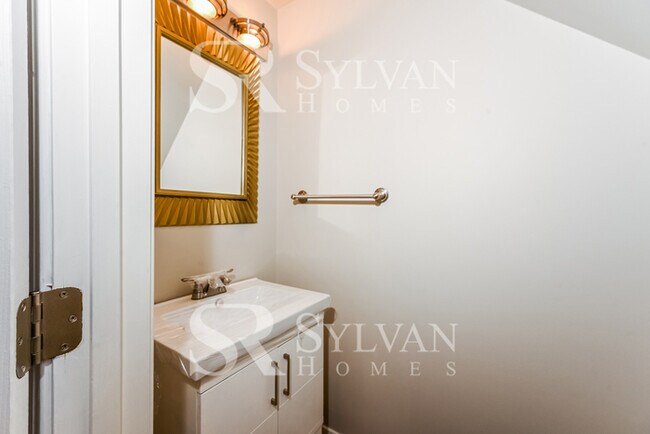 Building Photo - 14700 Blue Creek Pl