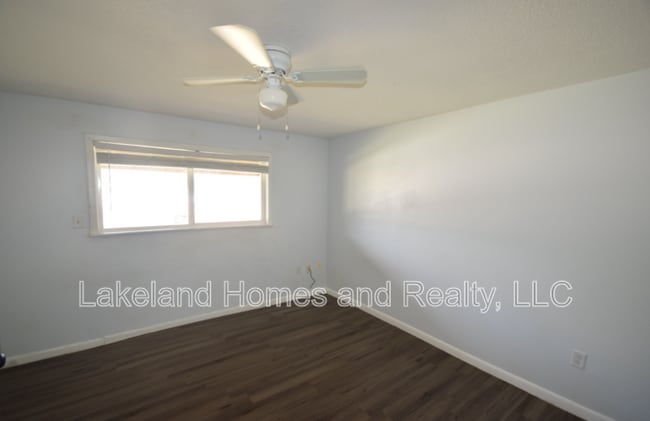 Building Photo - 939 Castle Way