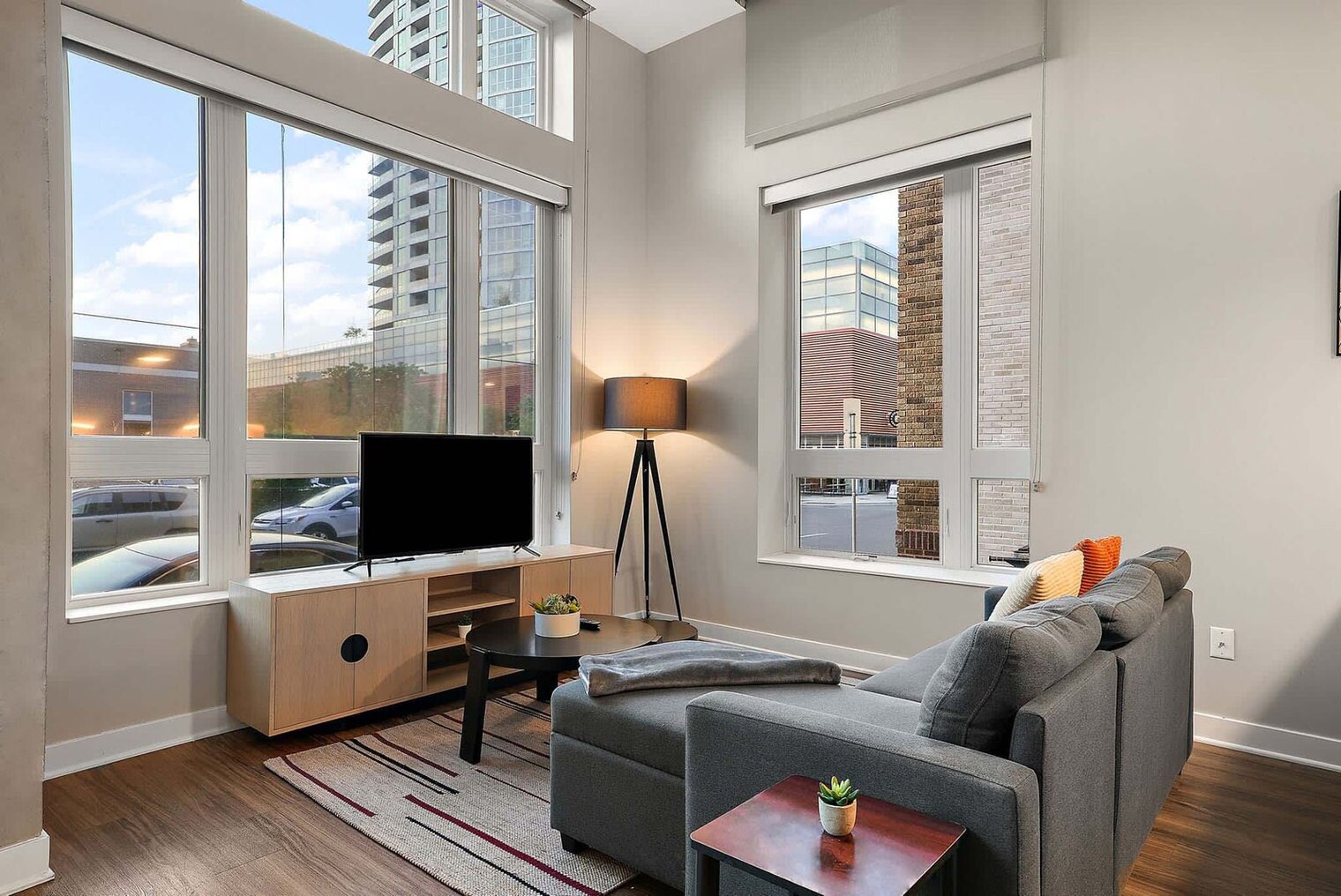 Building Photo - 1410 Nicollet Ave