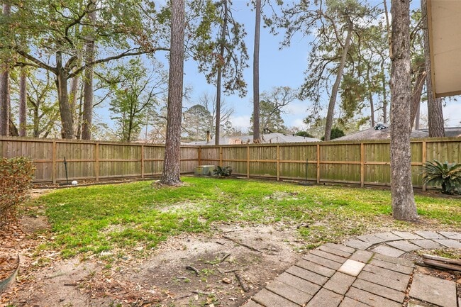 Building Photo - 2722 Foliage Green Dr