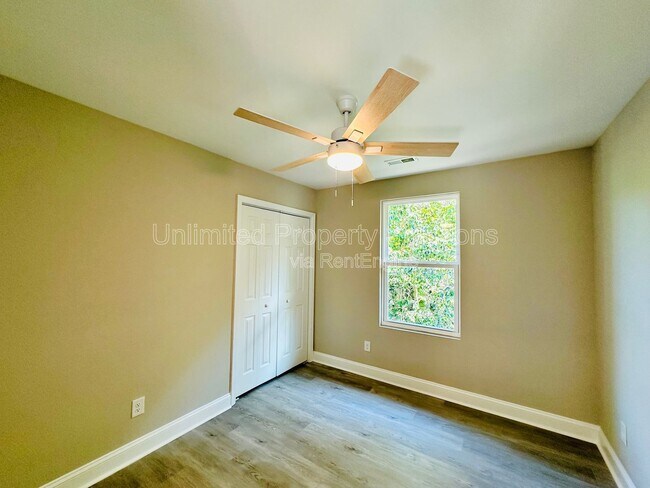 Building Photo - 312 Wood Dale Dr