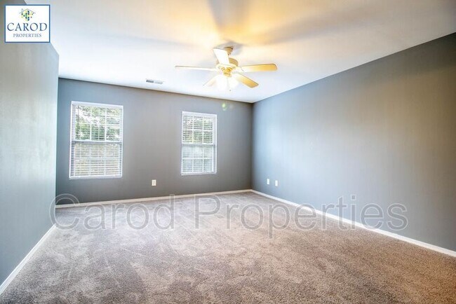 Building Photo - 8630 Redding Glen Ave