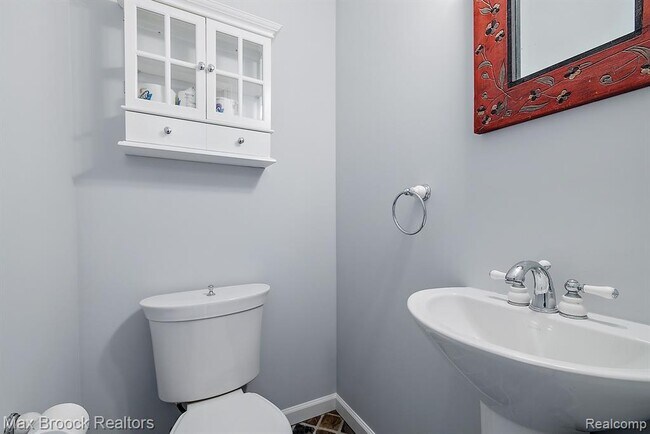 Building Photo - 1079 Larkmoor Blvd