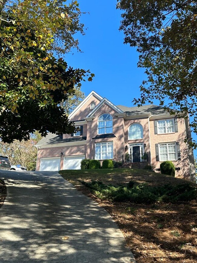 Building Photo - 562 Honeydew Ln SW