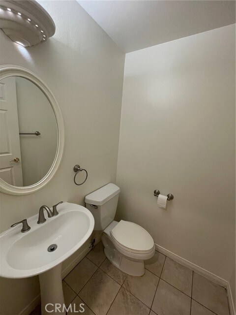 Building Photo - 10010 Reseda Blvd