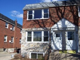 Building Photo - 407 W Logan St