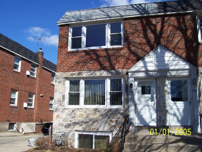 Building Photo - 407 W Logan St