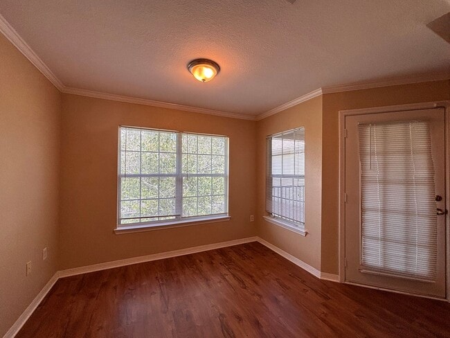 Building Photo - Reserve of Point Meadows Condo!