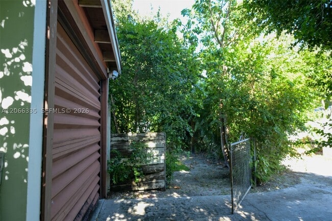 Building Photo - 142 NW 98th St
