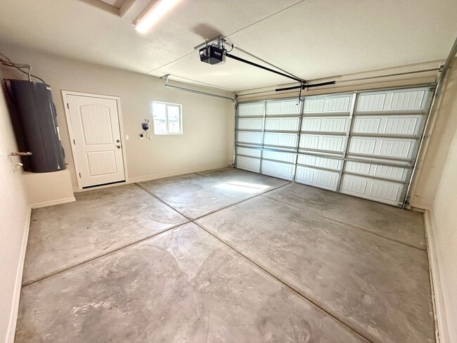 Building Photo - 3774 Meadowbrook Ln