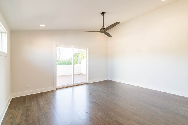 Building Photo - COMING SOON! 3 Bed/4 Bath Buena Vista 3 Story Townhouse-Rooftop level with Downtown Views!!
