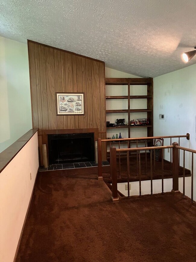 Building Photo - 4852 Rosewell Dr