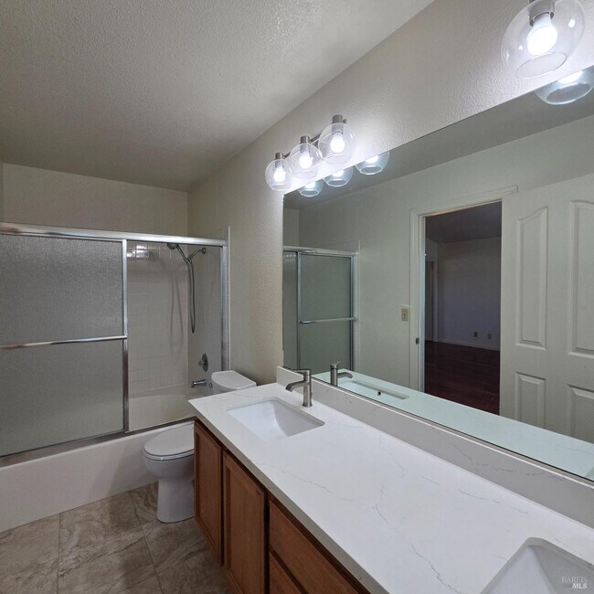 Building Photo - 773 Tuliamore Ct