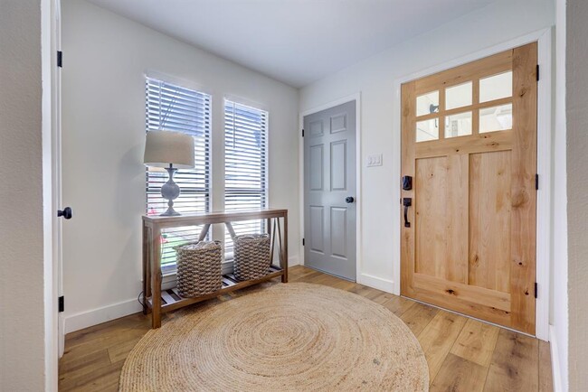 Building Photo - 5609 Courtyard Cove