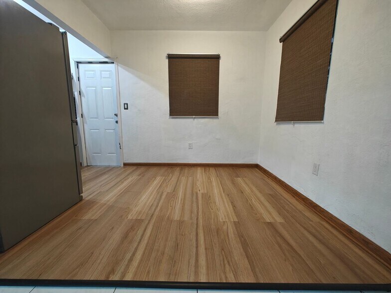 Building Photo - 76 NE 170th St