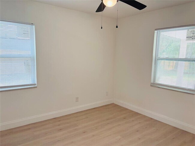Building Photo - 12909 Forest Hills Dr