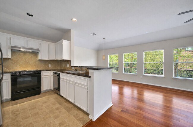 Building Photo - 4408 Eigel St