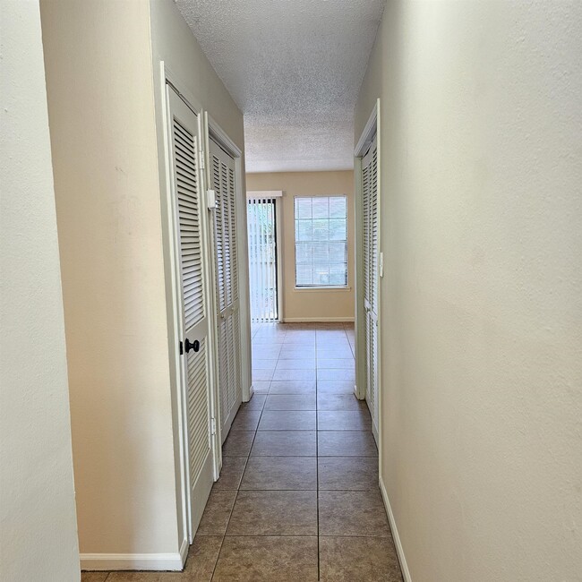 Building Photo - 3701 Donovan Dr