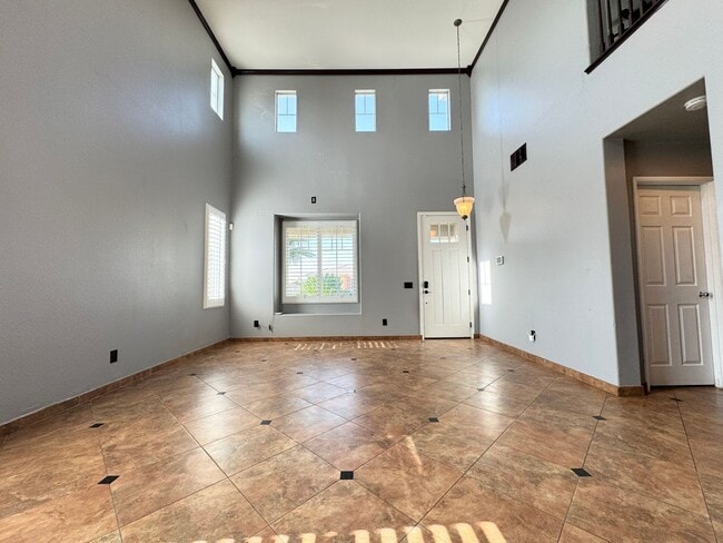 Building Photo - COMING SOON!!! 4 Bedroom/ 3 Bathroom Home ...