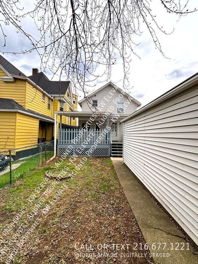 Building Photo - 4034 E 44th St