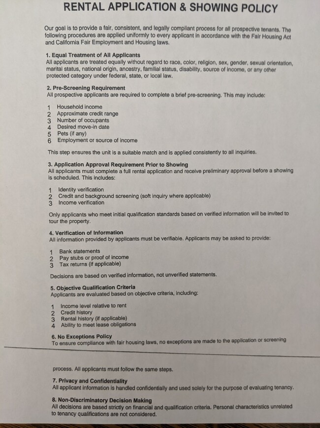 Building Photo - 451 N Oakhurst Dr