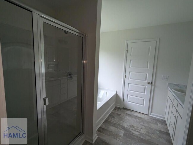 Building Photo - 114 Alcove Ct