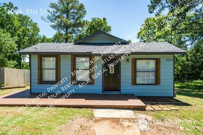 Primary Photo - 1024 9th St N