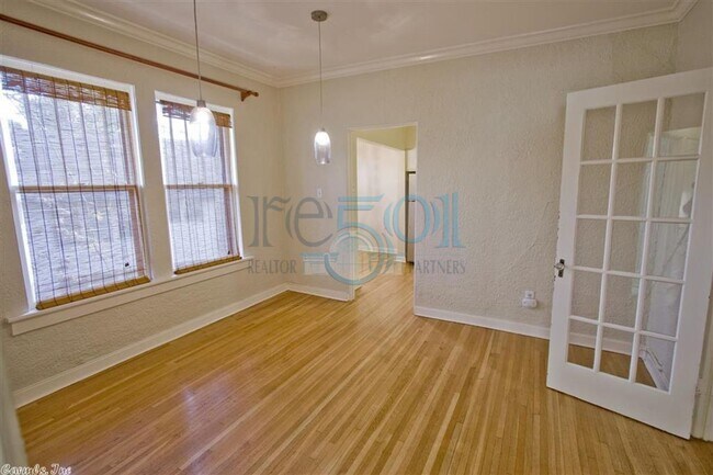 Building Photo - 1315 Kavanaugh Blvd