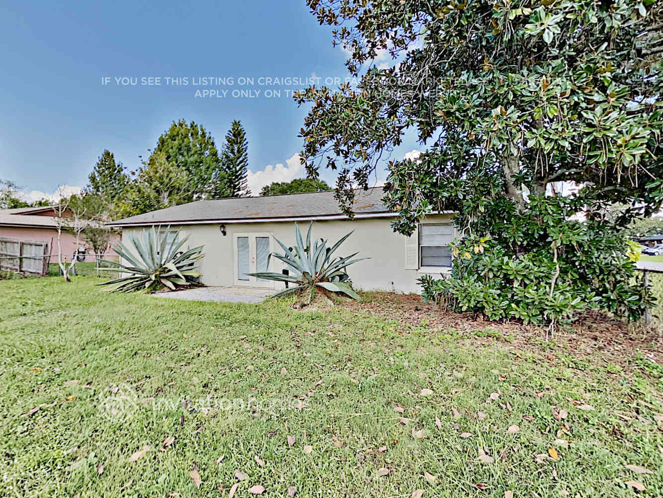 Building Photo - 1821 W Clinton Dr