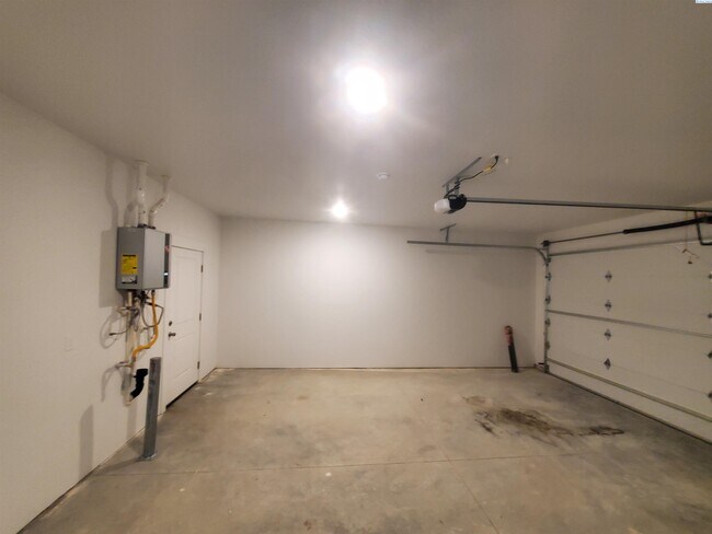 Building Photo - Brand New For Rent