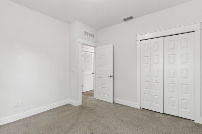 Building Photo - Amelia Island 4 Bedroom!