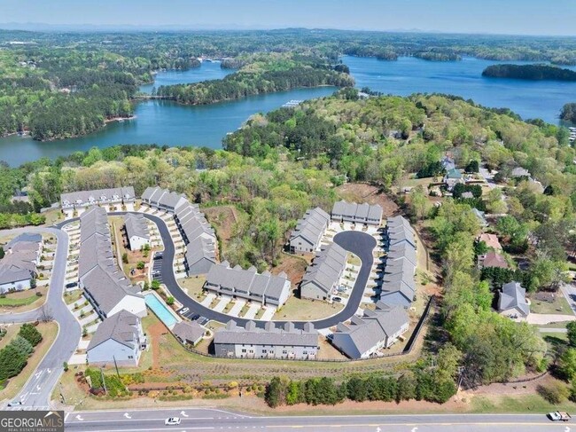 Building Photo - 2170 Manor Pointe Dr