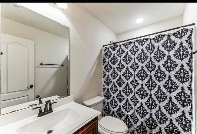 Building Photo - 207 Arborside Dr