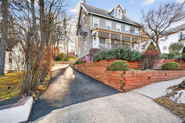 Building Photo - 21 Elysian Ave