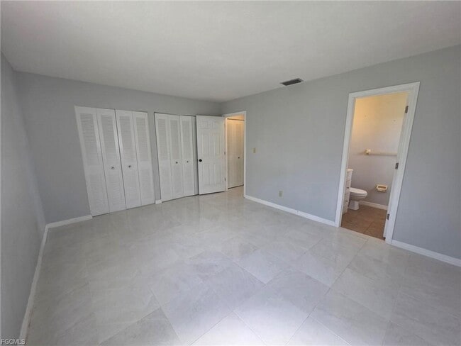 Building Photo - 24 Temple Ct