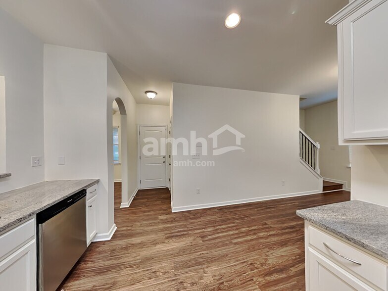 Building Photo - 304 San Anselmo St