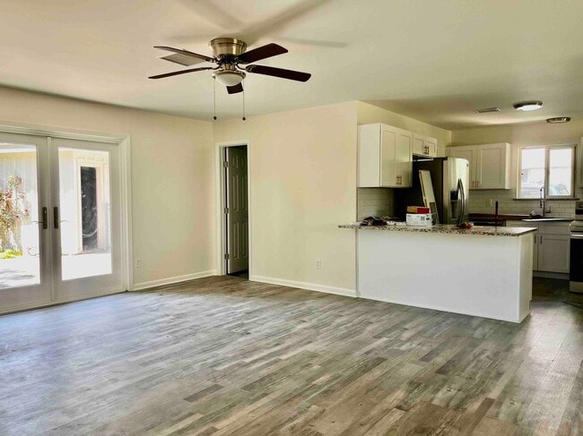 Building Photo - 8106 Mullins Dr