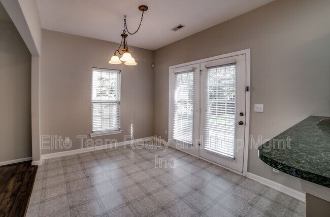 Building Photo - 6434 Gatesville Ln