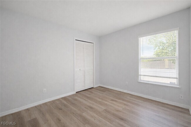 Building Photo - 3107 SW 15th Ave