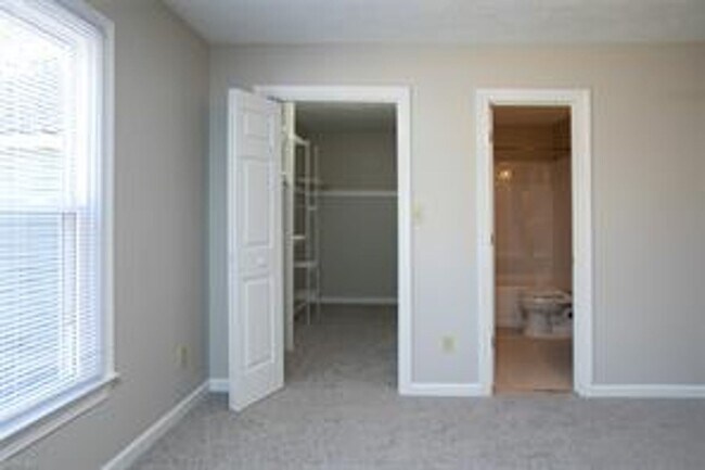 Building Photo - Call Sabrina at 757-767-0767 for more information