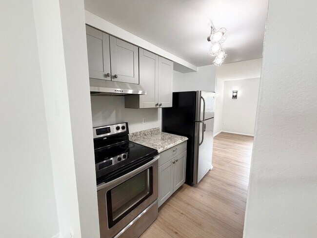 Building Photo - 7038 Knighthood Ln